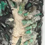 LOTE 001 - CANGA DE ESMERALDA COM 225 KG "CORAÇÃO DA BAHIA" COM LAUDO E DOCUMENTOS