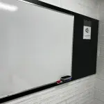 LOTE 004 - Quadro branco para anotações 