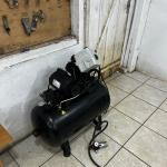 LOTE 000 - Máquinas costura (overlock Jack, plana, overlock antiga, plana Lumak, plana Lanmax, over vermelha) BENS EM  PRESIDENTE GETULIO - SC