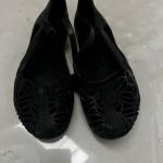 LOTE 000 - 480 pares de sandálias de plástico