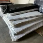 LOTE 007 - Lote de colchoes e mantas massageadoras, lote de espumas e colchões,