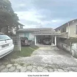 LOTE 000 - Cessão de direito de posse de imóvel, situado na Servidão Dona Estelina, nº 86, Pinguirito, Garopaba/SC, com aproximadamente 121 m² de alvenaria, sendo um terreno urbano, medindo 11,00 metros de frente e de fundos por 27,00 metros ditos de frente a fundos