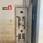 LOTE 000 - O prédio nº 97 da R. Comendador Azevedo, compreendendo casa de alvenaria, suas dependências, benfeitorias, instalações e o respectivo terreno que mede 8m80 de frente à dita rua, por 30m