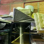 LOTE 007 - Lote de colchoes e mantas massageadoras, lote de espumas e colchões,