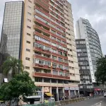 LOTE 001 - O imóvel, conjunto nº 41 do Edifício Candido José de Godoy, localizado na Rua Professor Annes Dias, nº 112, Bairro Centro, Porto Alegre/RS