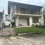 LOTE 000 - Um imóvel localizado na Rua Miracema, nº 449, Bairro Chácara das Pedras. Com área de 84,27m². Sendo o respectivo terreno, medindo 11,00m de frente, ao norte, por 25,00m de extensão da frente