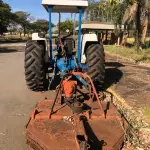 LOTE 017 - TRATOR 4610