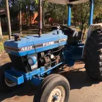 LOTE 017 - TRATOR 4610