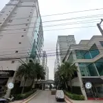 LOTE 001 - ITAPEMA - O apartamento nº 702, localizado no 8° pavimento do Bloco 02, do Condomínio Residencial Atlantic Paradise Towers, o qual contem área privativa de 281,00m².  A vaga de garagem dupla nº 235.  Vaga de garagem dupla nº 234