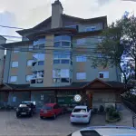 LOTE 011 - Um box de vaga dupla de garagem, sob numeração 01, do Edificio Residencial e Comercial Belluno Boulevard, na avenida Osvaldo Aranha, número 570, situado na cidade de Canela/RS