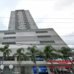LOTE 020 - Um apartamento sob a numeração de 1202 e Box 416, no Condomínio Start Residence. Situado no bairro Centro, na Av. Primeiro de Março nº 733.