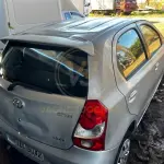 LOTE 001 - Toyota – ETIOS XS 1.3 Flex 16V 5p Mec., fabricação/modelo 2013/2013, cor: prata (sem chave)