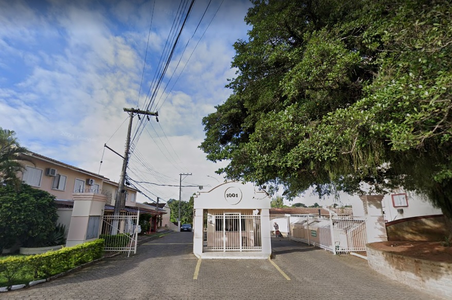 LEILÃO DE GRANDE CASA 3 QUARTOS EM CONDOMÍNIO FECHADO RUA FREDERICO DIHIL 1001 - ALVORADA