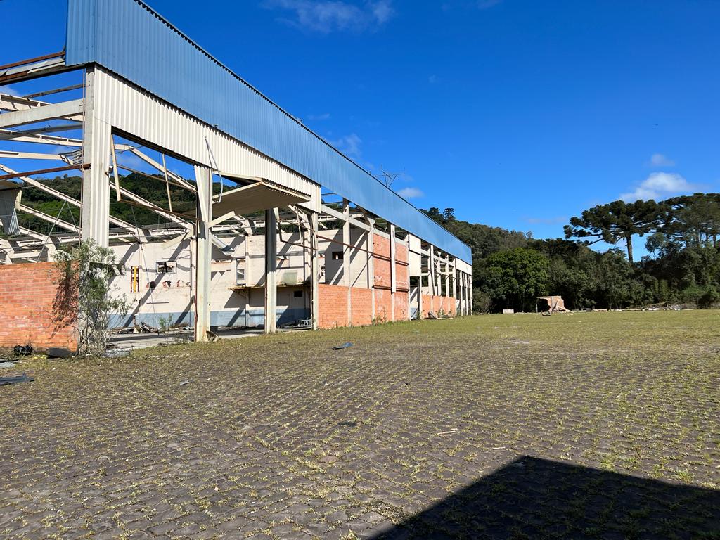 LEILÃO GRANDE FABRICA EM FLORES DA CUNHA -  ESTRUTURAS e CONSTRUÇÕES AVERBADAS - 102.800M2