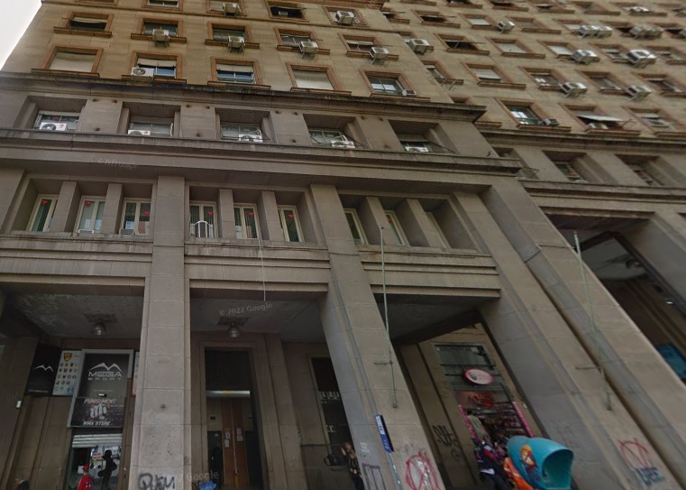 LEILÃO DE SALA NA AV BORGES DE MEDEIROS, CENTRO DE POA