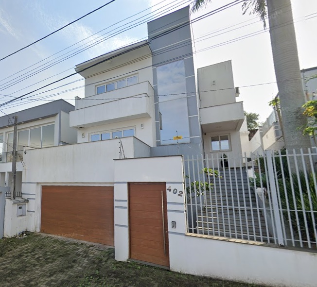 LEILÃO DE GRANDE CASA EM CAMPO BOM