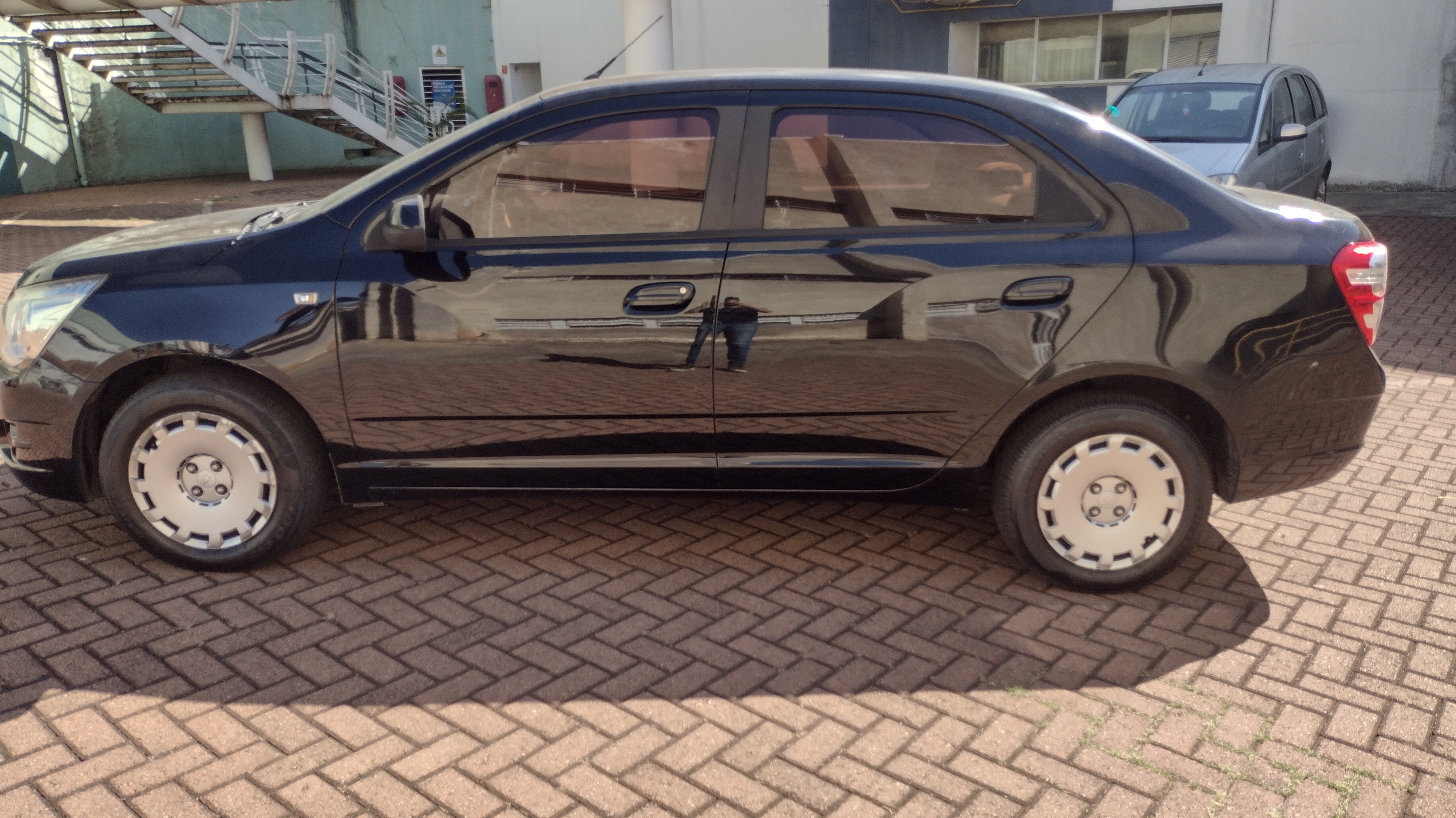 LEILÃO 36 VEÍCULOS - CAMINHÃO MERCEDES – CAMIONETES D20 e HR – COBALT – DOBLO – FIORINO – GM CLASIC – 3 GOL – 6 MOTOS CBX E CG – GM IPANEMA – 5 KOMBIS – PARATI – MERIVA – 2 RENAULT – ZAFIRA – SCENIC – 3 TRATORES FORD AGRALE MASSEY – REBOQUES