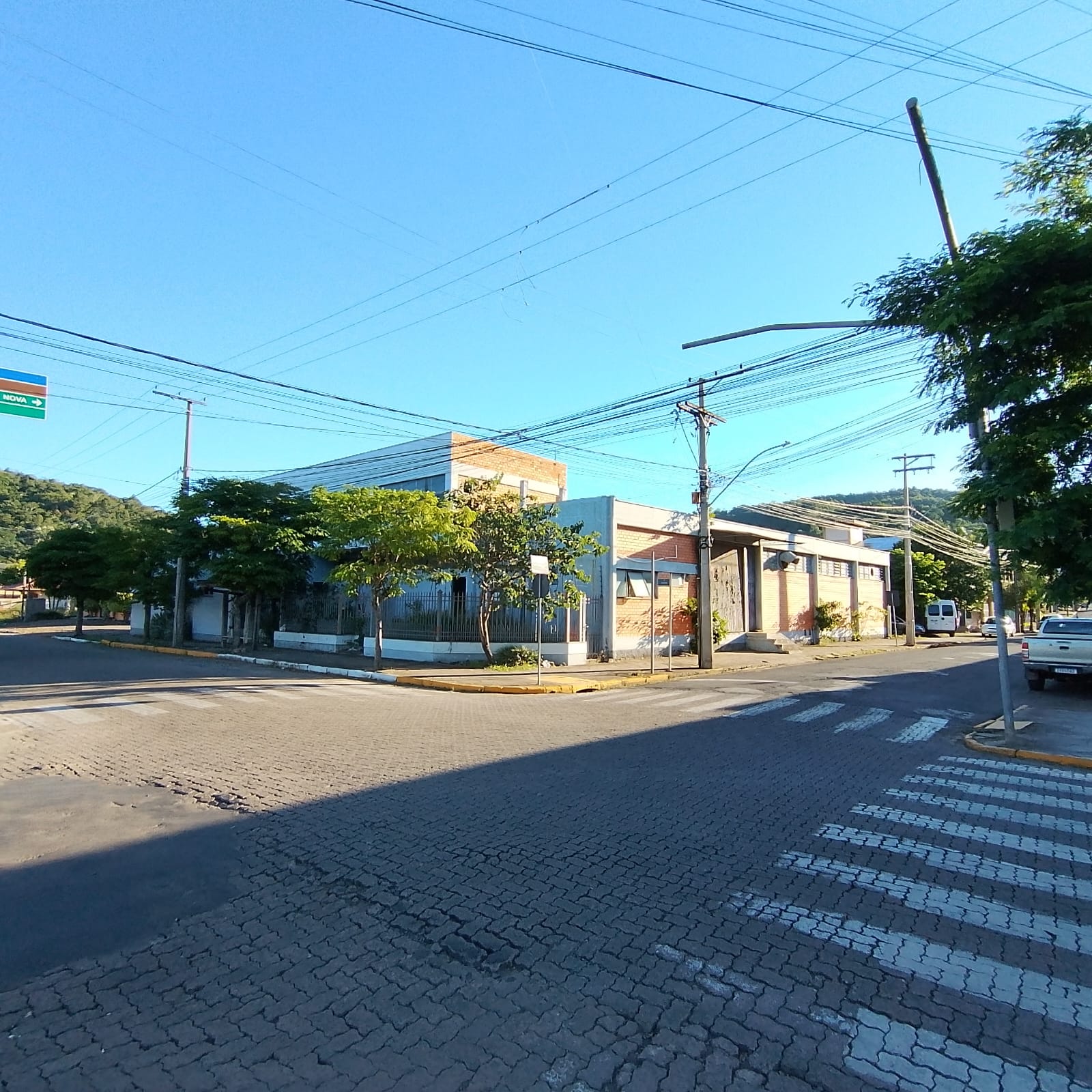 LEILÃO DE COMPLEXO INDUSTRIAL 1400m2 E CASA DE ESQUINA AMBOS EM EM TRÊS COROAS - RS