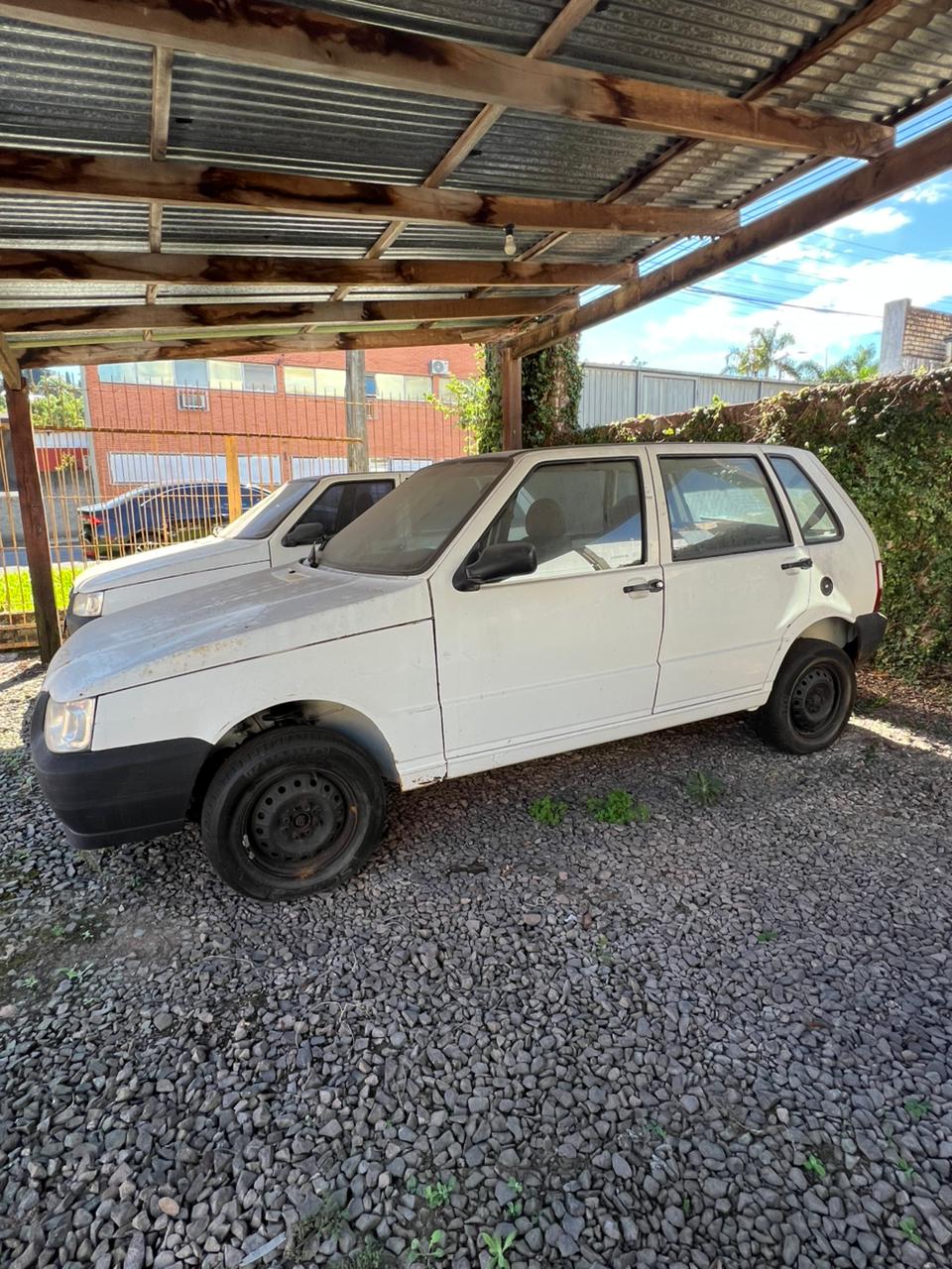 LEILÃO DE 2 VEÍCULOS FIAT/UNO MILLE 04/05