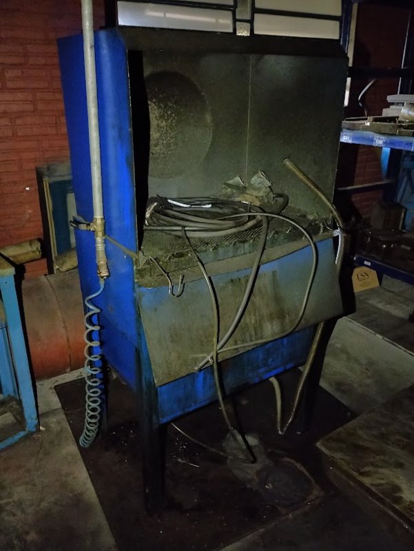 Foto de 1 LAVADORA DE PEÇAS INDUSTRIAL METÁLICA (AZUL) COM CUBA E SUPORTE