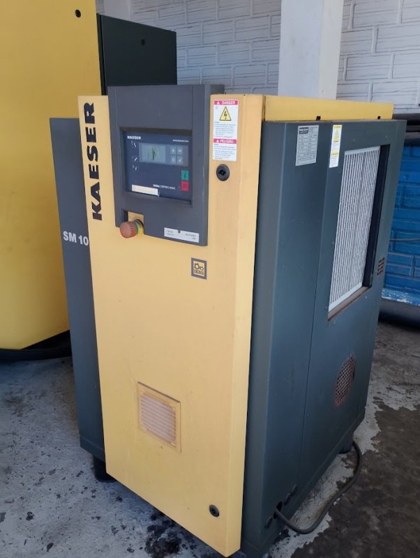 Foto de 01 COMPRESSOR DE AR PARAFUSO KAESER, MODELO SM 10, 10 HP, ANO 2006 (380V).