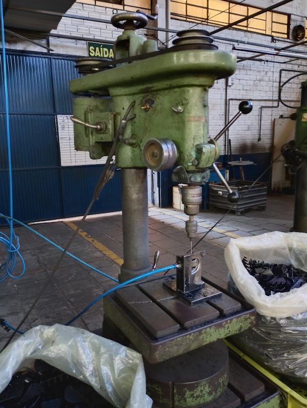 Foto de 01 MÁQUINA FURADEIRA DE COLUNA, MARCA INDÚSTRIA MECÂNICA MARINARO, TIPO BZ,...